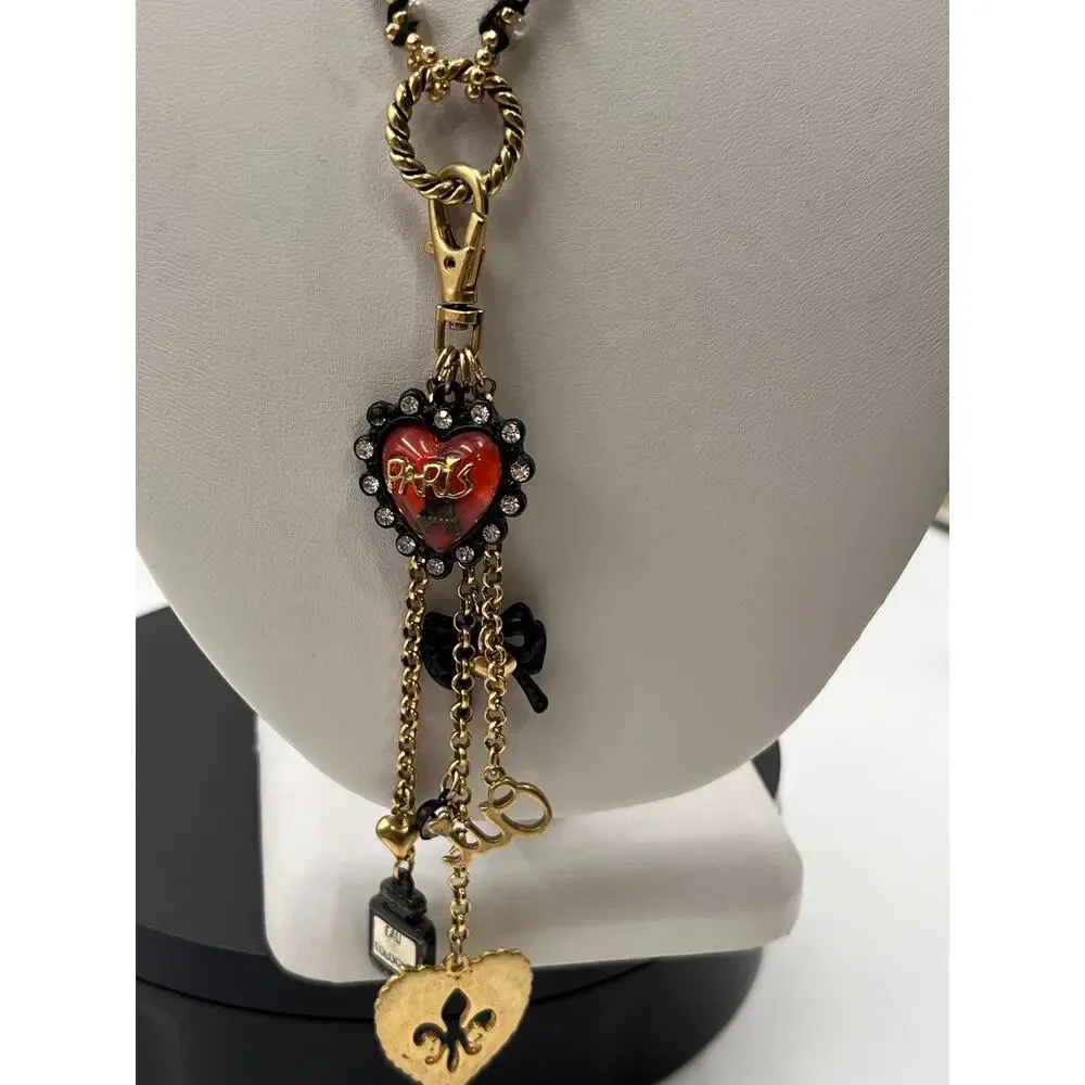 Betsey Johnson Betsey Goes to Paris Paris Eiffel Tower heart‎ Oui Fob necklace